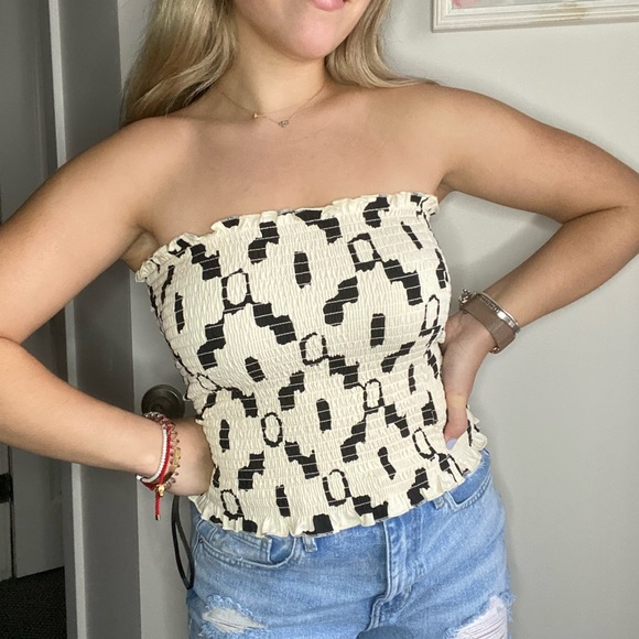 H&M Tops - Ribbed H&M Tube Top